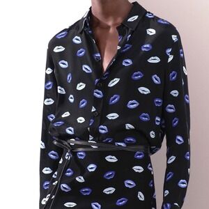 ZARA Lips Print Button Up Shirt Women's M Black Blue Kiss Career Feminine Retro